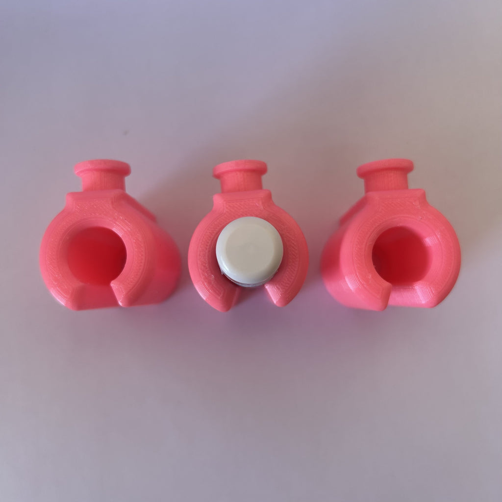 Bagg Buddy lip balm holder in Perennial Pink – view 9